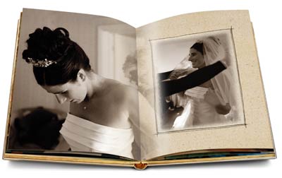 Graphi Studio Wedding Story Book album open, black and white contemporoary, reportage photos 